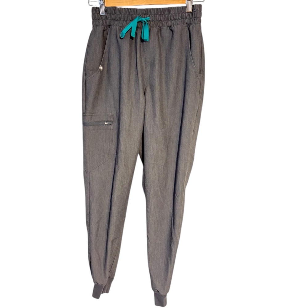 FIGS Zamora Jogger Scrub Pant Scrunch Waistband in Graphite